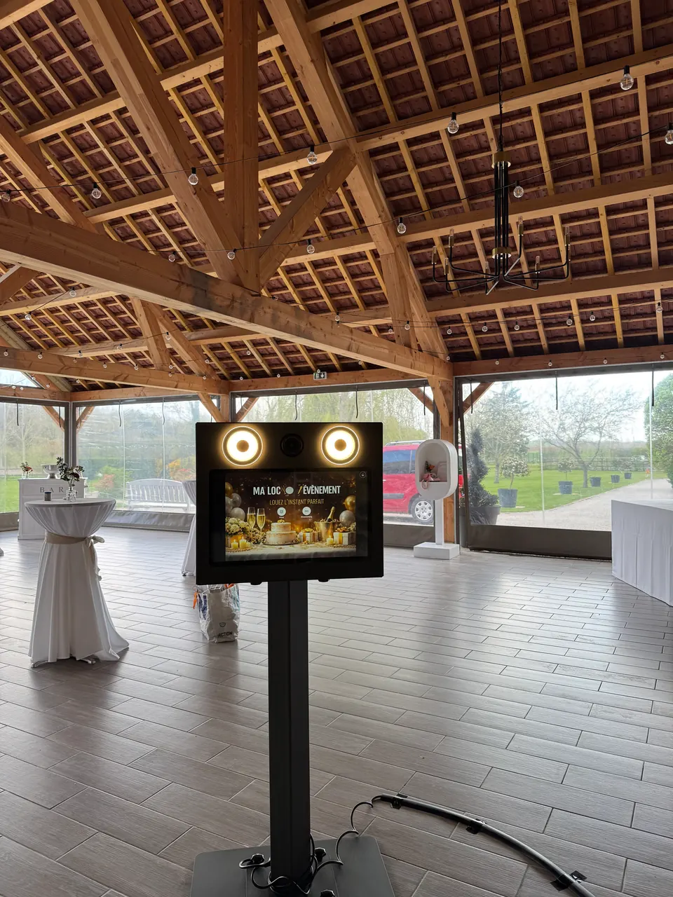 Photobooth Ma Loc Événement installé dans une salle de réception